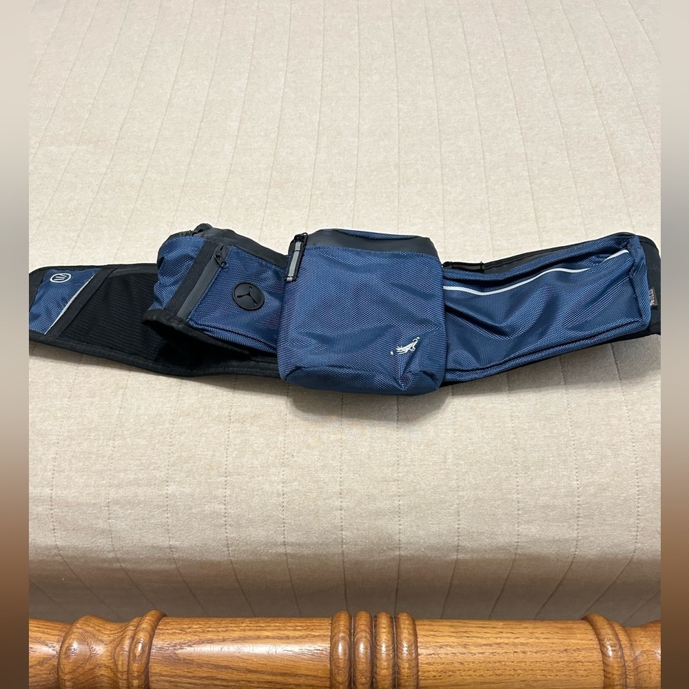 P.L.A.Y. Blue Explorer Pack (Dog Pouch) NWOT Never Used